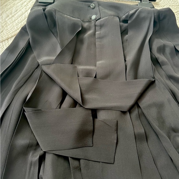 CHANEL Black Silk Pleated Skirt France NWOT SZ 6 SM - Med - Picture 7 of 12